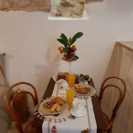 קונברסאנו Donna Lucrezia Dimora A Corte B&B מראה חיצוני תמונה