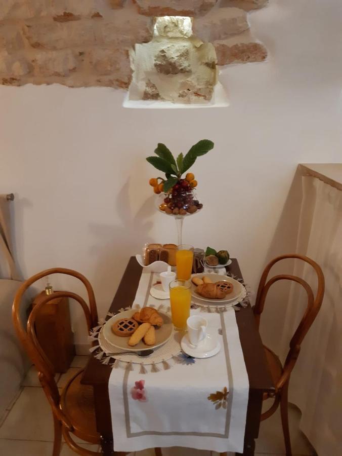קונברסאנו Donna Lucrezia Dimora A Corte B&B מראה חיצוני תמונה